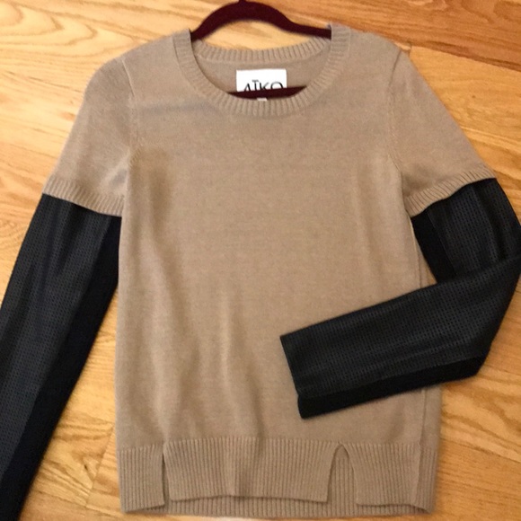 Aiko Sweaters - Silo sweater Sz M